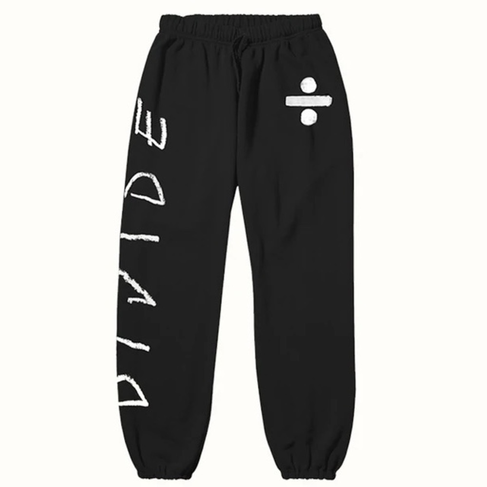 Ed Sheeran divide sweatpants